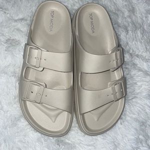 Women size 10 tan sandals